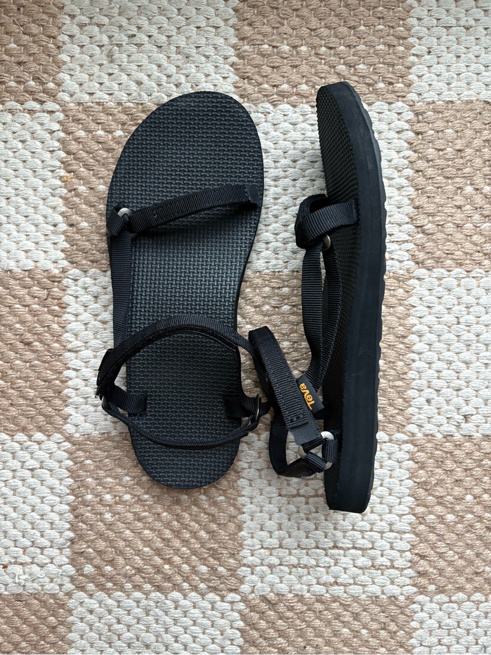 Teva Women's Black Universal Slim Outdoor Strap Sandals